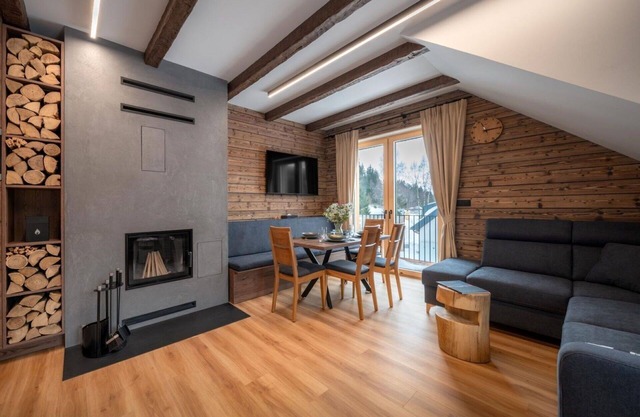 Lovely apartment for 6 guests with WIFI, TV, terrace and parking