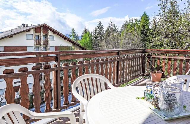 Lovely apartment for 5 guests with WIFI, TV, balcony and parking