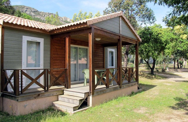 Lovely apartment for 6 guests with WIFI, A/C, TV and terrace