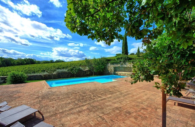 Lovely apartment for 7 guests with pool, A/C, TV, pets allowed and panoramic view