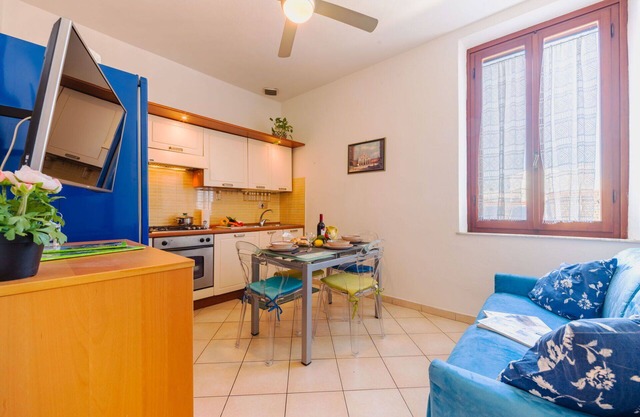 Lovely apartment for 4 people with A/C, WIFI, TV and balcony