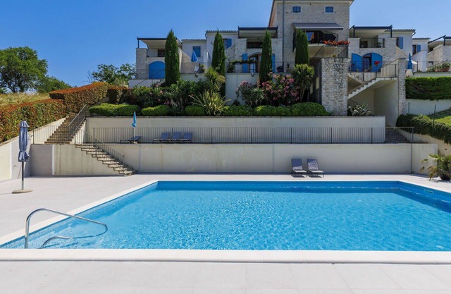 Lovely apartment in villa for 5 guests with WIFI, A/C, pool, TV, terrace and parking
