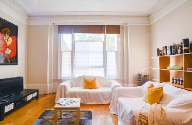 Lovely Artistic Home in Hyde Park, London