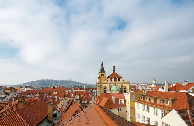 Lovely attic apartment with AWESOME views and A/C!