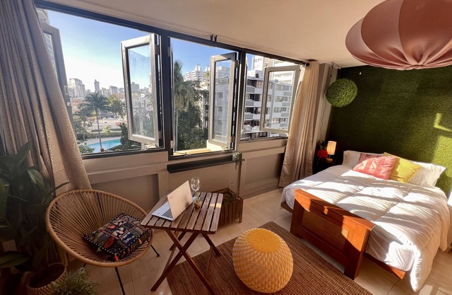 Lovely beach studio - High speed internet!