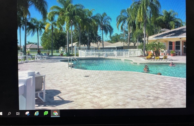 Lovely bright high ceilings condo