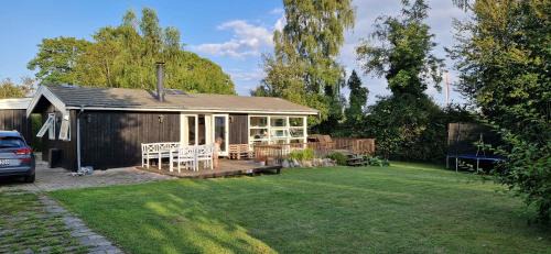 Lovely Bright Summer House Close To The Beach