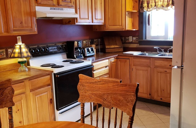 LOVELY/CENTRALLY LOCATED/GROUND FLOOR APARTMENT