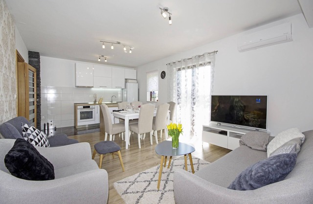 Lovely countryside Apartment Dolac - Valley, Vrlika in Croatia
