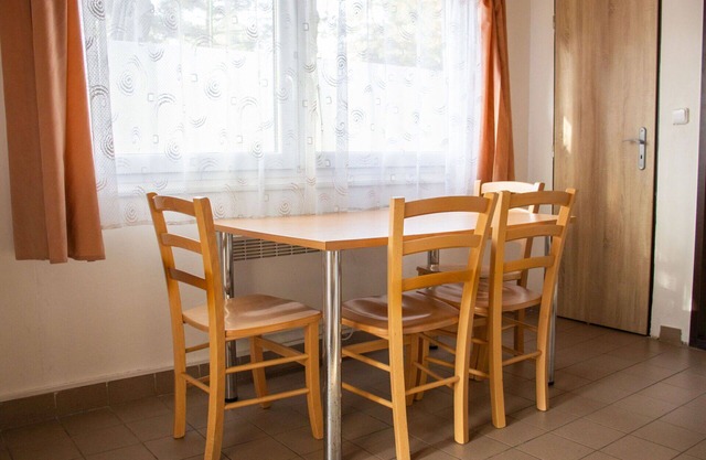 Lovely apartment in villa for 12 people with WIFI, TV, patio, pets allowed and parking