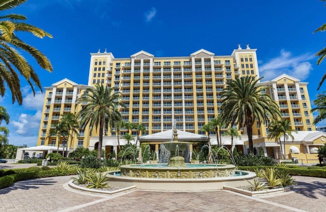 Lovely Deluxe Unit Located at Ritz Carlton - Key Biscayne!