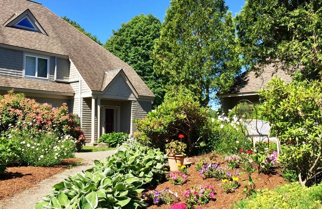 Lovely Duplex, Eastward on the Ocean, Rockport, Midcoast Maine, pet friendly.