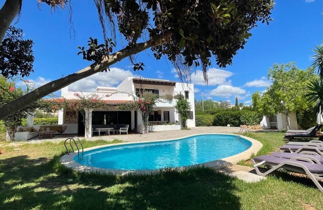 Lovely house with private pool, BBQ, AC, WiFi in Playa d' en Bossa