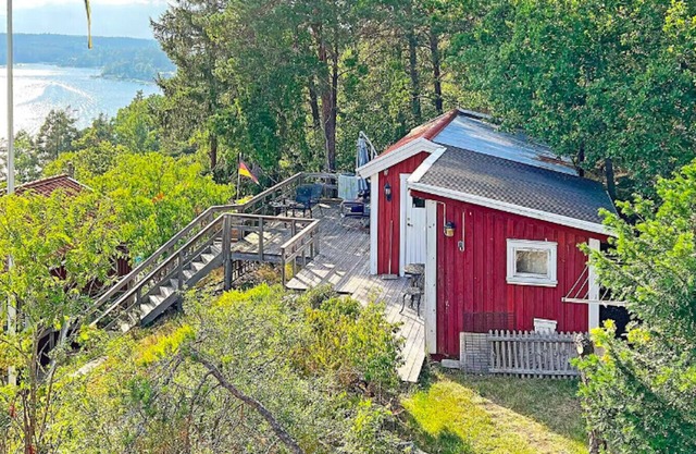 Lovely hillside cottage with sea views near Stockholm med internet