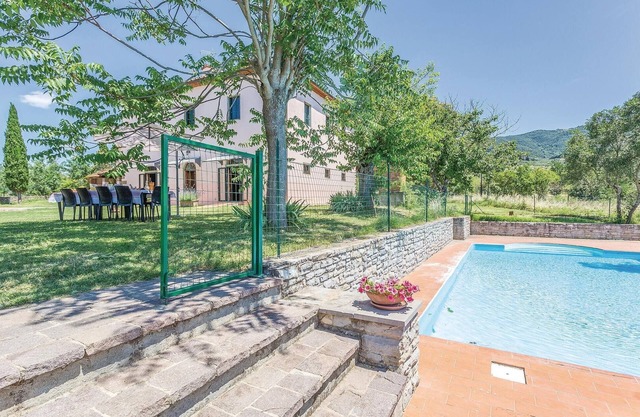 Lovely home in Arezzo (AR) with WiFi