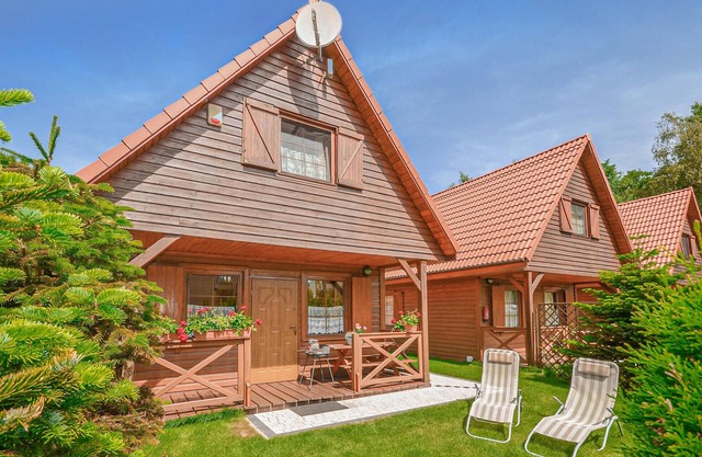 Lovely home in Dabki, Bobolin with WiFi