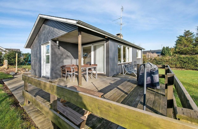 Lovely home in Faaborg with WiFi