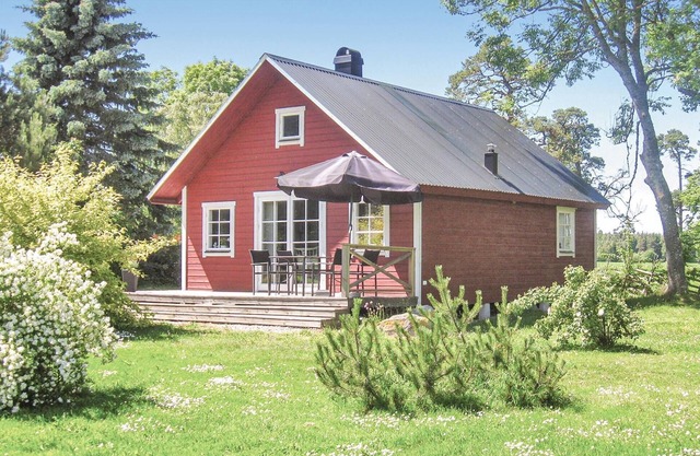 Lovely home in Gotlands Tofta with WiFi