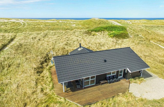 Lovely home in Harboøre with sauna