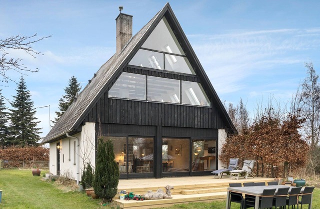 Lovely home in Mern with WiFi