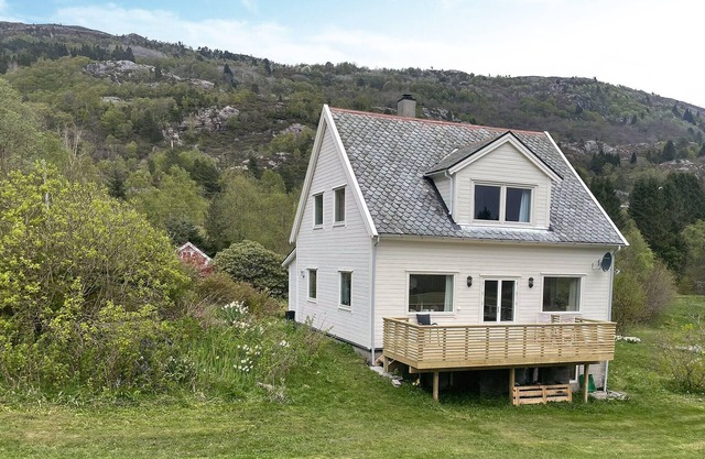 Lovely home in Sørbøvåg