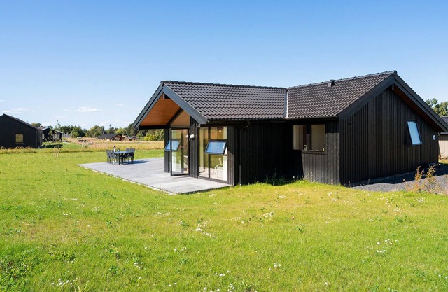 Lovely home in Stege with sauna