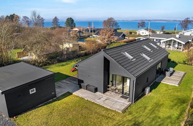 Lovely home in Stubbekøbing with WiFi