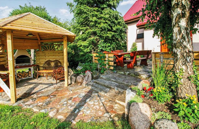 Lovely Home In Wicko With Wifi