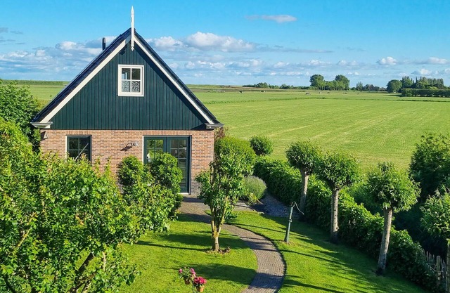 Lovely home in Wijdenes with WiFi