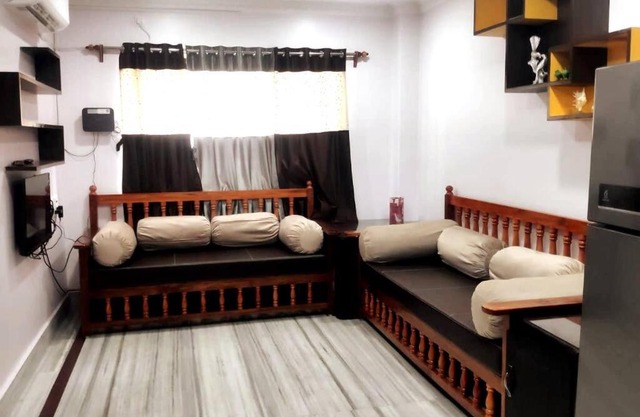 LOVELY HOME STAY