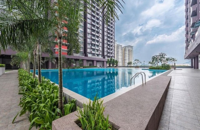 Lovely Home Stay Unit - Twin Tower View