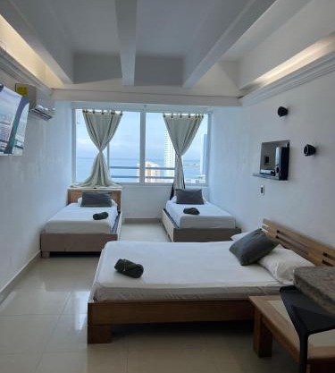 Lovely I bedroom with pool and views