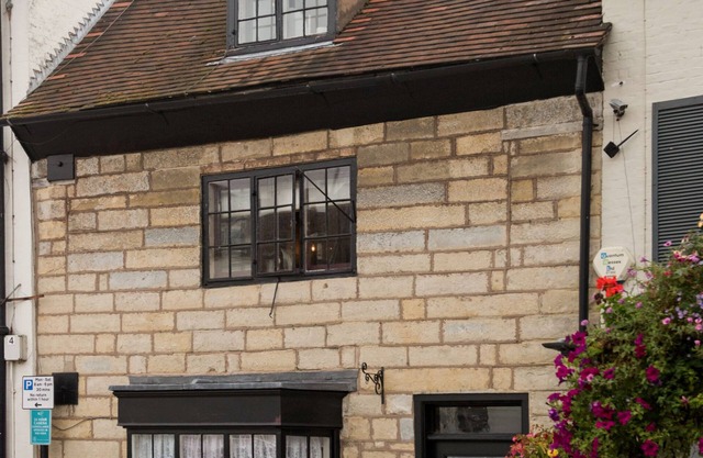 Lovely, ideally located, recently updated English home in Alcester, Warwickshire