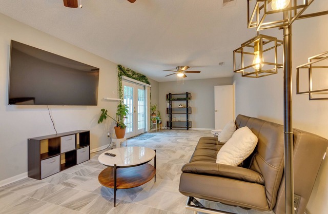 Lovely Little Rock Home w/Fire Pit & Yard!