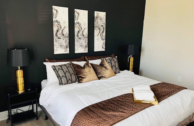 Lovely Luxe Stylish 1 Bedroom Suite