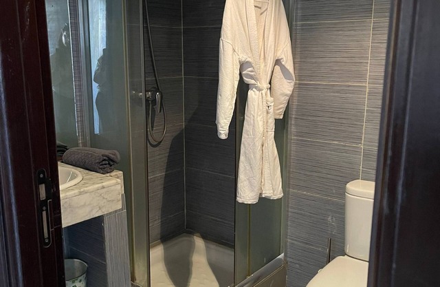 Lovely one bed in secure residence with shared swimming pool