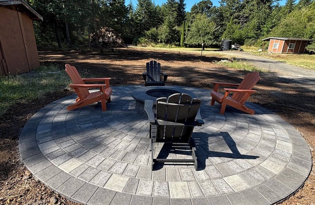 Lovely renovated 3 Bedroom Secluded Log Cabin