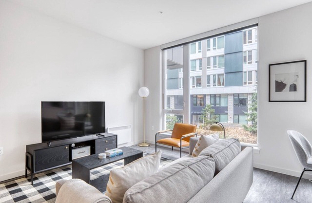 Lovely South Lake Union 1BR w/Gym & Lounge, nr shops, by Blueground