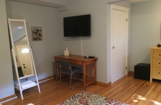 Lovely Studio w/private entrance