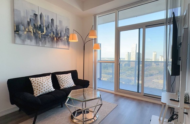 Lovely Stylish 1 Bedrm Condo at VMC