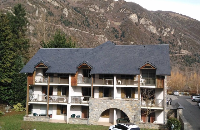 Lovely T2 * apartment in prestigious residence (heated indoor pool, balcony, Wifi)