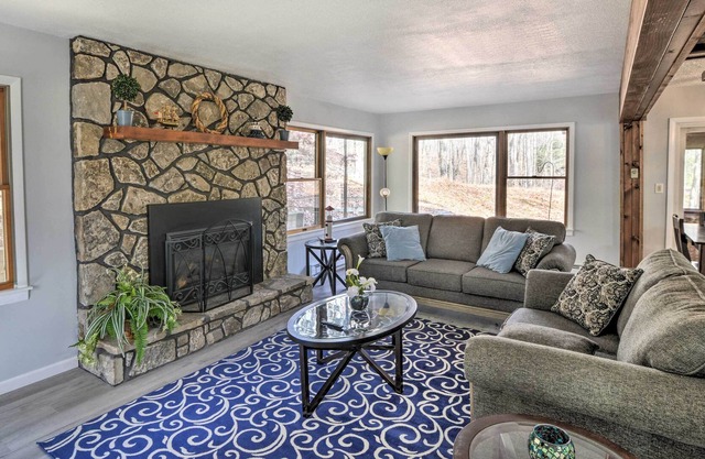 Lovely Terra Alta Retreat w/ Resort Perks!