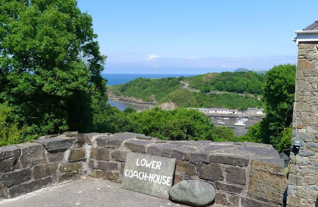 Lower Coach House, Holiday Home Fishguard, Sleeps 2, 1 bedrooms, bathrooms