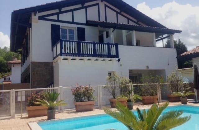 LOYA - Apt 3*** dans Villa typique avec piscine