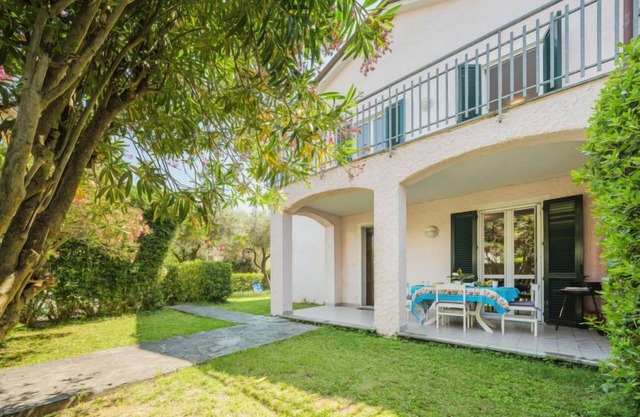 Lucerna Due by Interhome