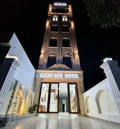 lucky life hotel