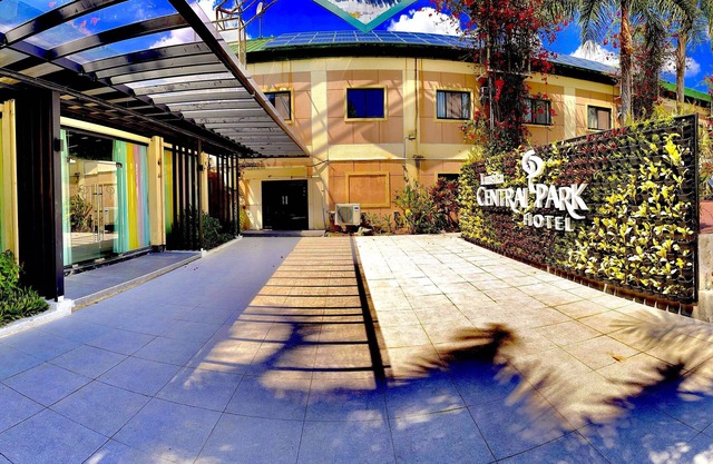Luisita Central Park Hotel