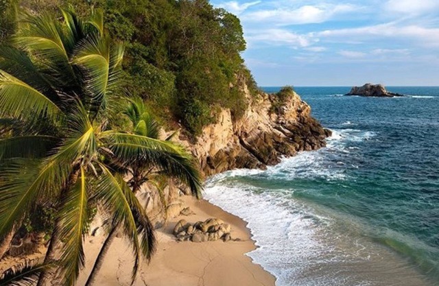 Lujosa Casa de 4 Recámaras con Alberca