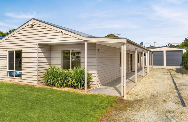 Luke's Hideaway in Coronet Bay