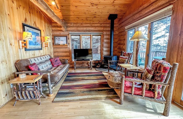 Lutsen Log Cabin 402 on Lake Superior in Lutsen, Minnesota